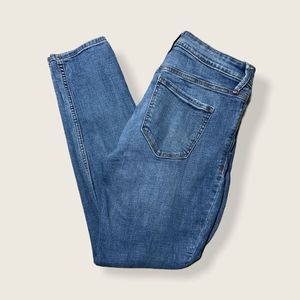 Old Navy Super Skinny Distressed Rockstar Jeans 8